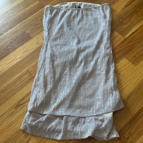 Motel Women’s Cream Sequin Strapless Dress Size XS - Picture 6 of 6